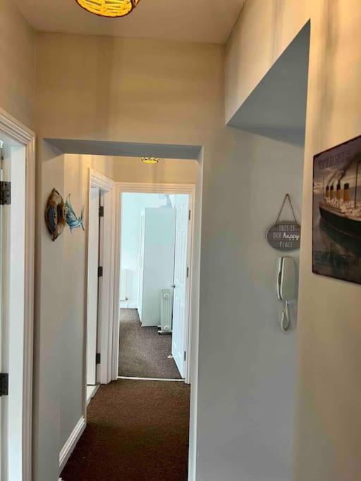 Blue Lighthouse Apartment Scarborough Bagian luar foto